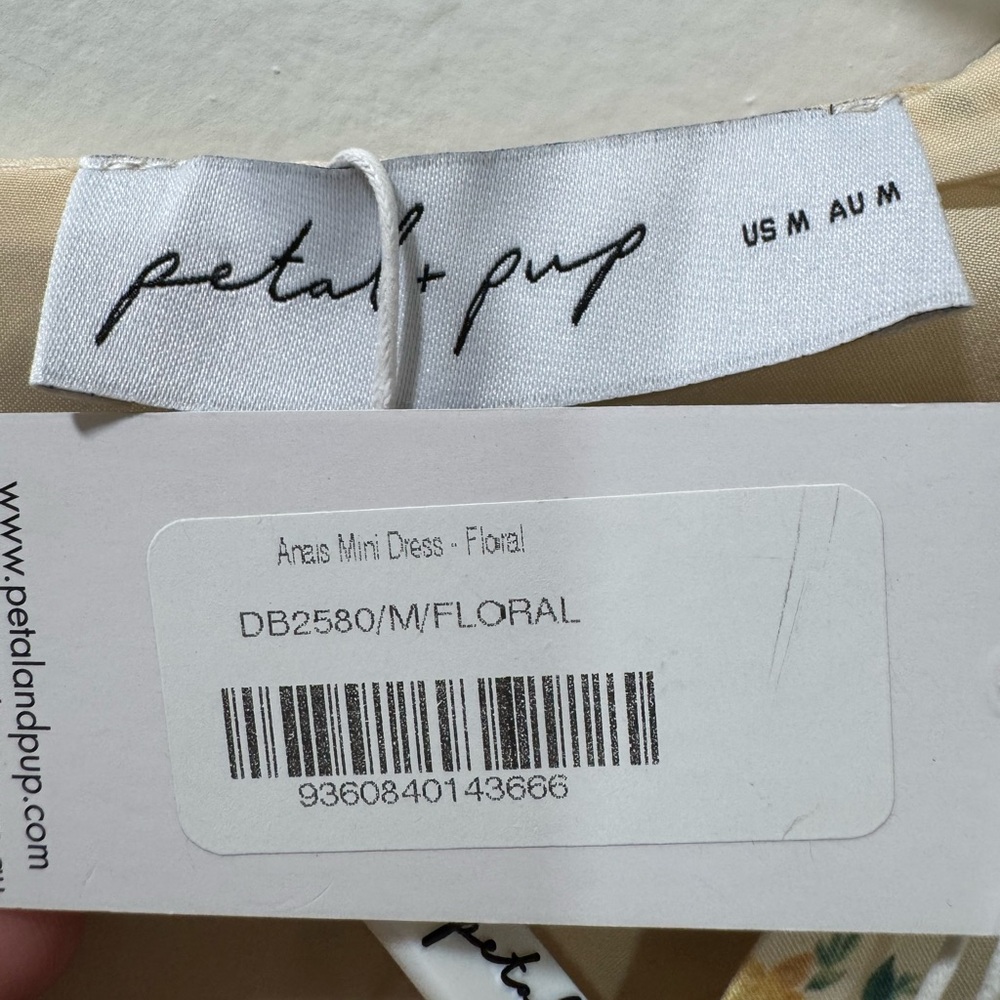 NWT Petal & Pup Anais Mini Dress Floral Butter Yellow Women's Medium - Picture 8 of 16